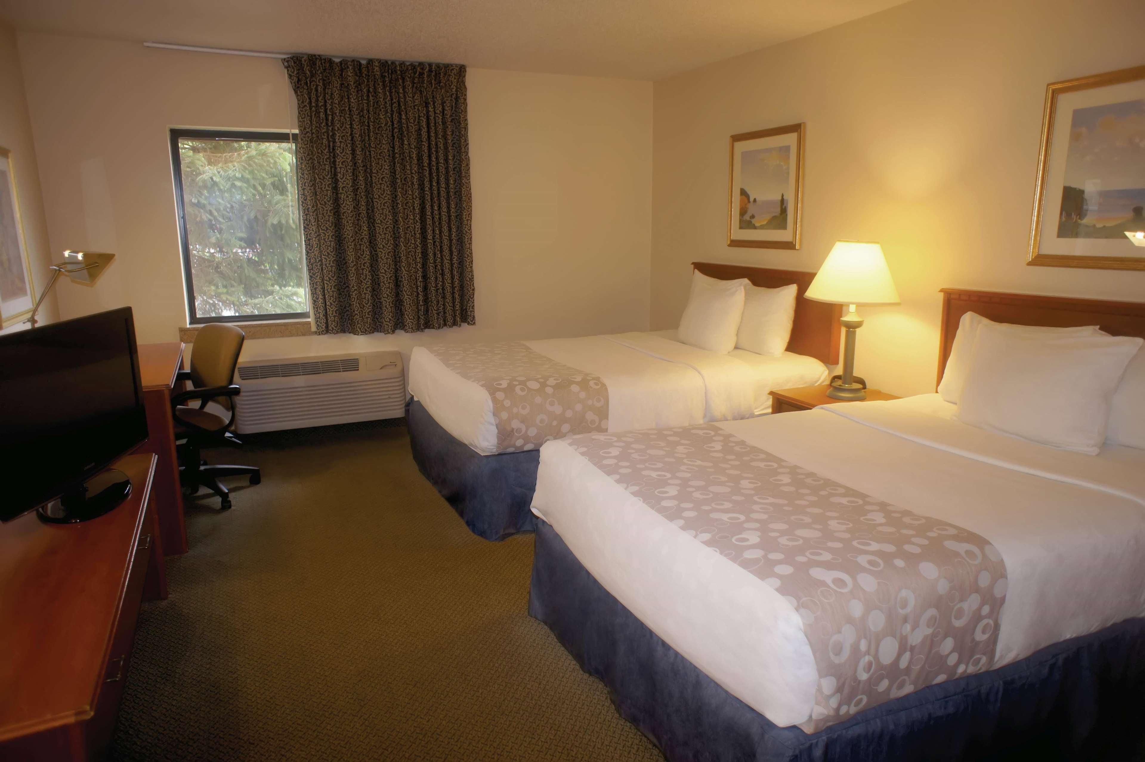 La Quinta Inn By Wyndham Indianapolis Airport Executive Dr Exterior photo